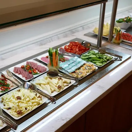 Hotel New Old Town 4*