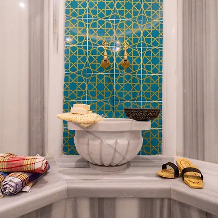 호텔 New Old Town 4*