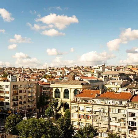 Hotel New Old Town 4*