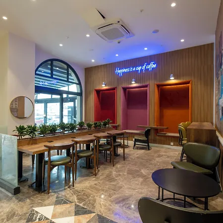 Otel New Old Town 4*