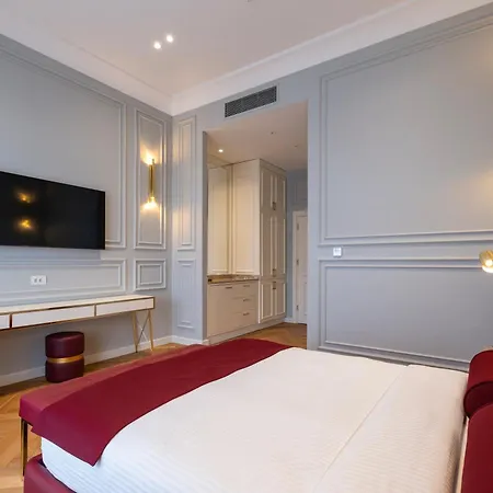 New Old Town Отель 4*